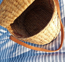 Load image into Gallery viewer, Picnic basket- Robert Gordon woven basket with tan suede handles
